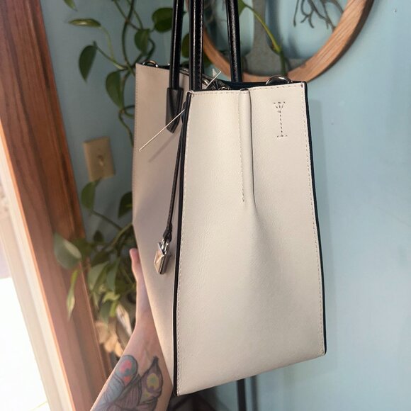 Michael Kors Mercer Tote LIKE NEW with tags - Picture 2 of 4